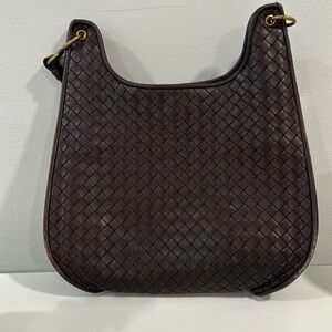 BOTTEGA VENETA
Intrecciato Weave Leather Hobo Bag